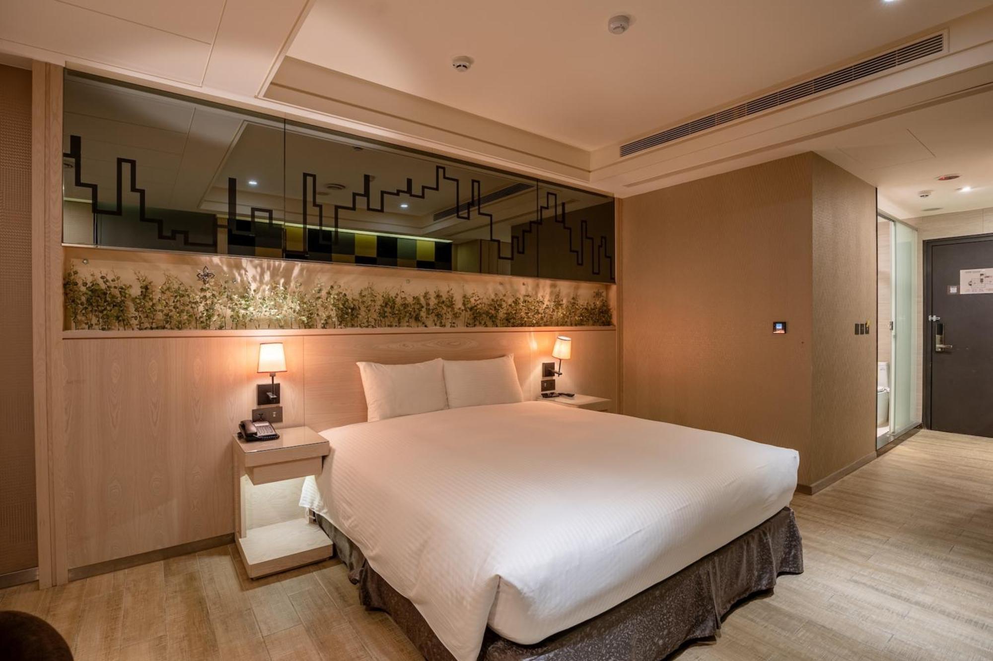 Guide Hotel Taichung Ziyou Exterior foto