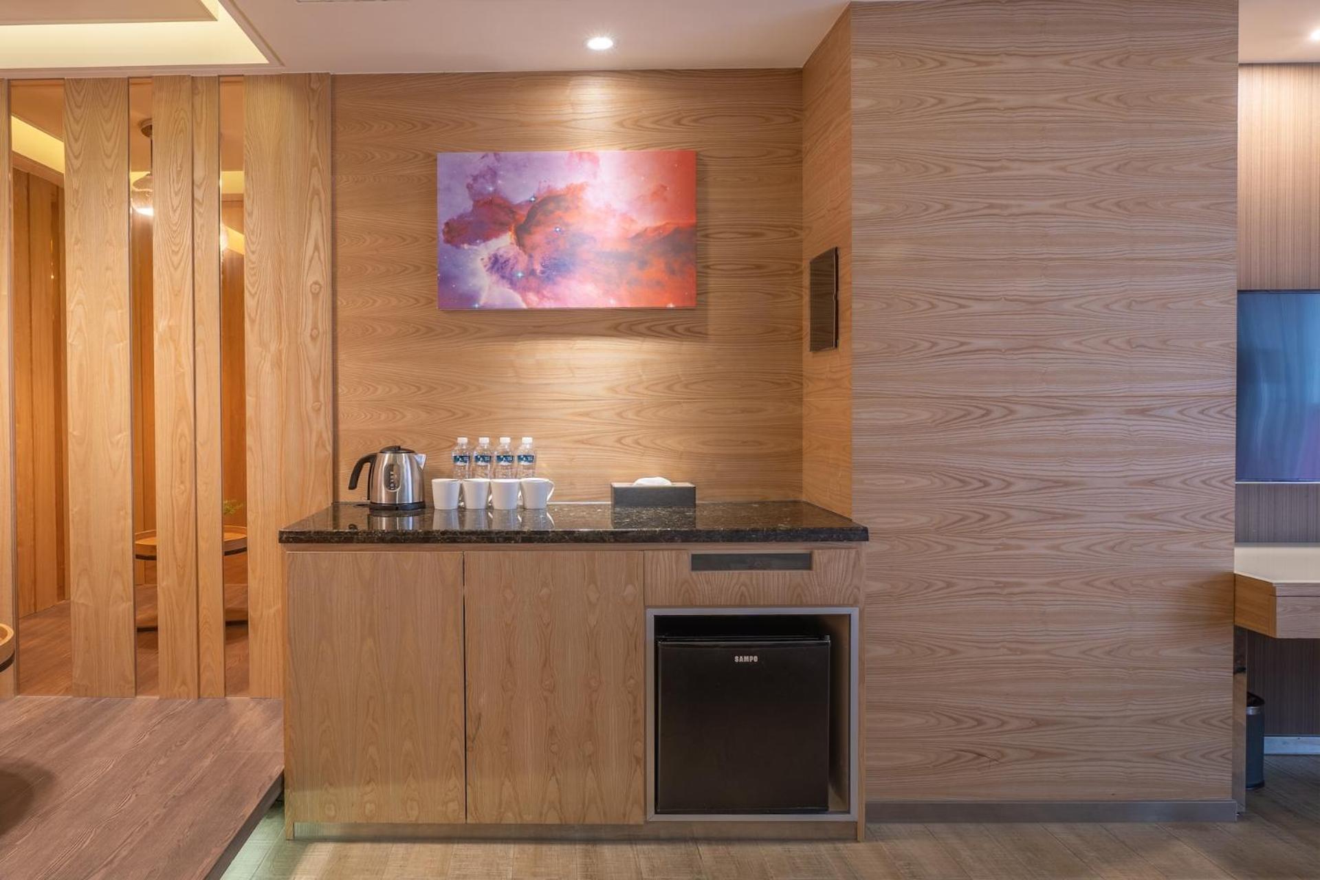 Guide Hotel Taichung Ziyou Exterior foto
