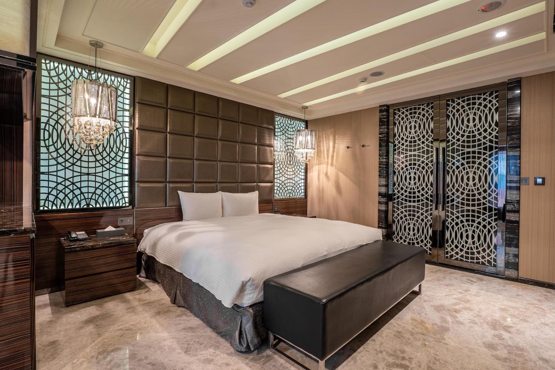Guide Hotel Taichung Ziyou Exterior foto